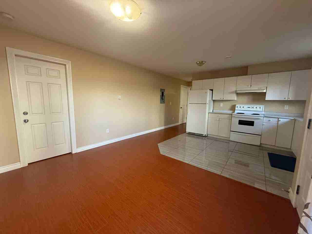 175 Pembina St #1 - Photo 4 of 14