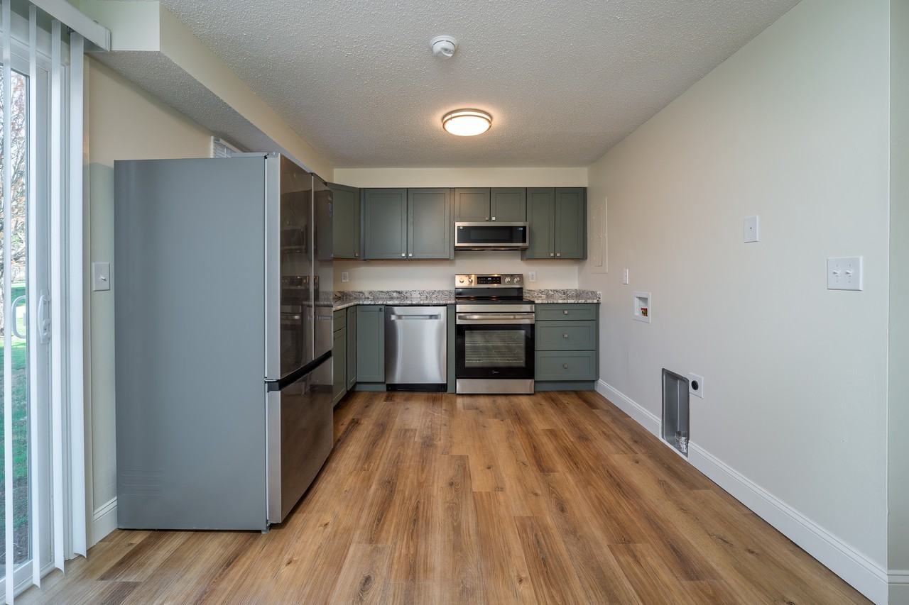 444 Greenville Hwy #F2 - Photo 5 of 8