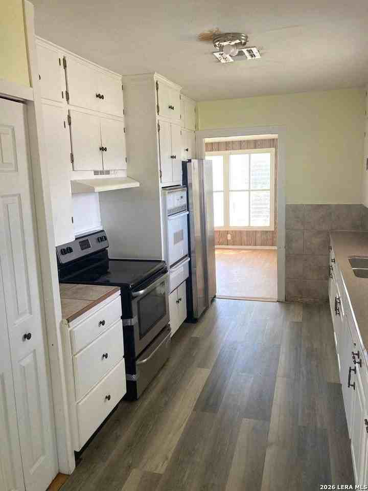 2101 E Trinity St - Photo 5 of 13