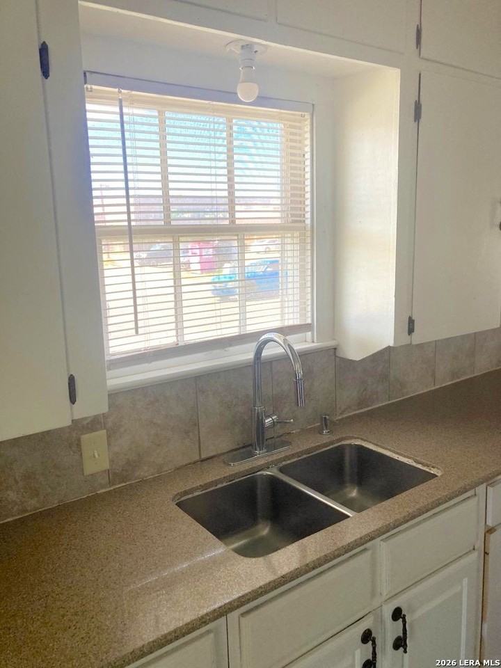 2101 E Trinity St - Photo 6 of 13