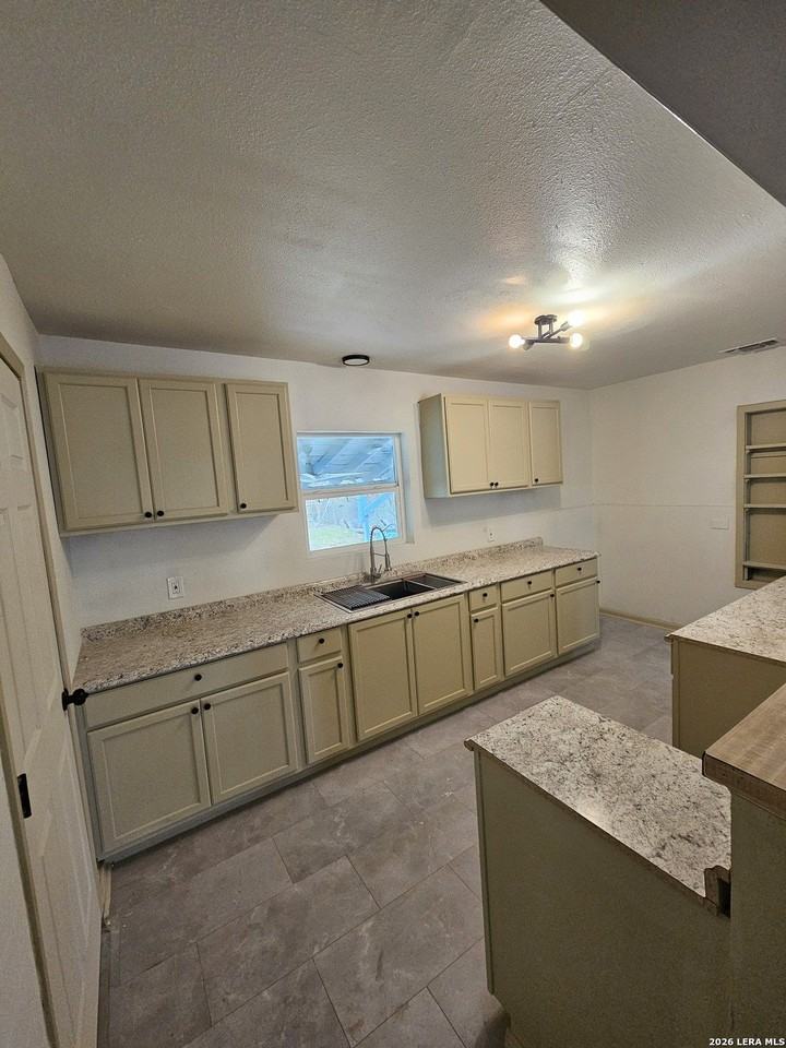 335 Baker - Photo 5 of 10