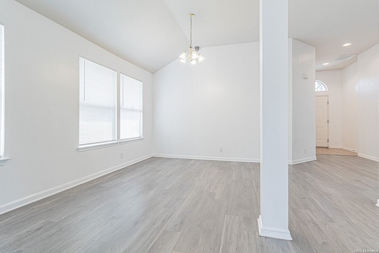 8407 Whitebrush - Photo 6 of 44