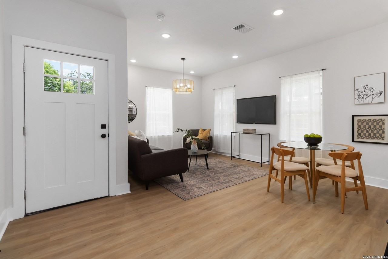 237 Carle Ave - Photo 5 of 39