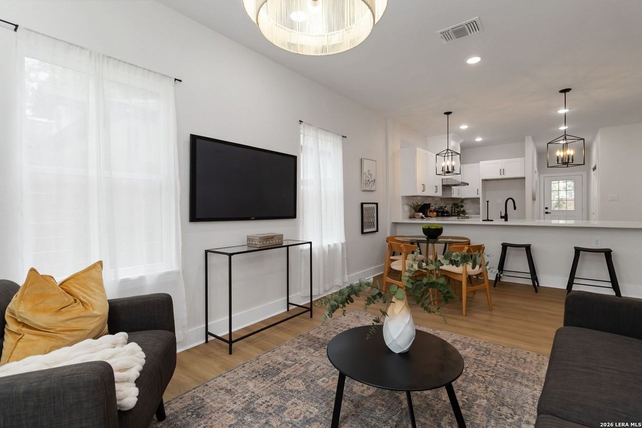 237 Carle Ave - Photo 7 of 39