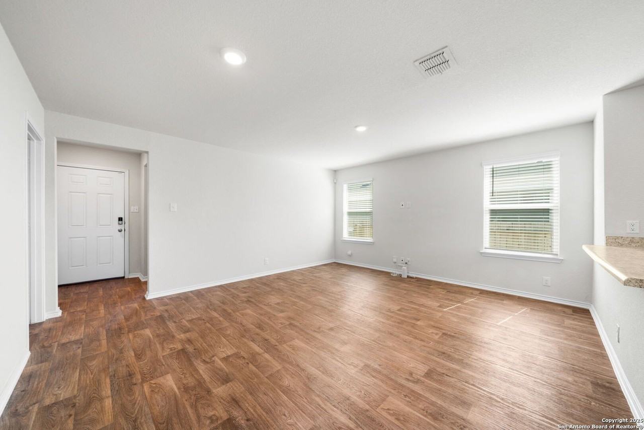 10027 Side Oats - Photo 7 of 27