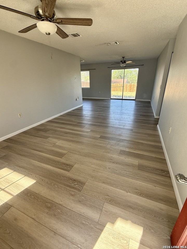 104 N Meadow St - Photo 4 of 14