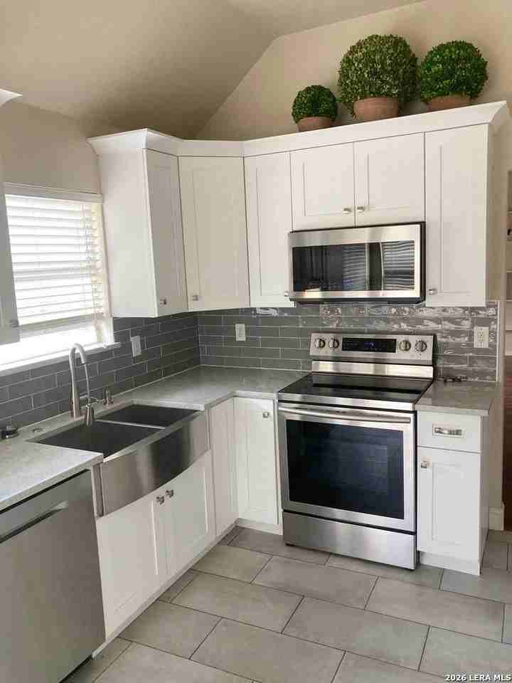 7915 Avellano - Photo 6 of 20