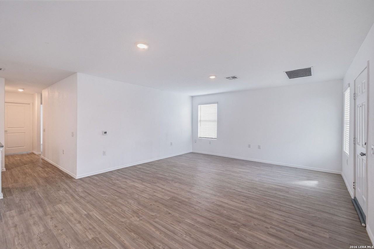 9422 Somerset Way - Photo 6 of 27