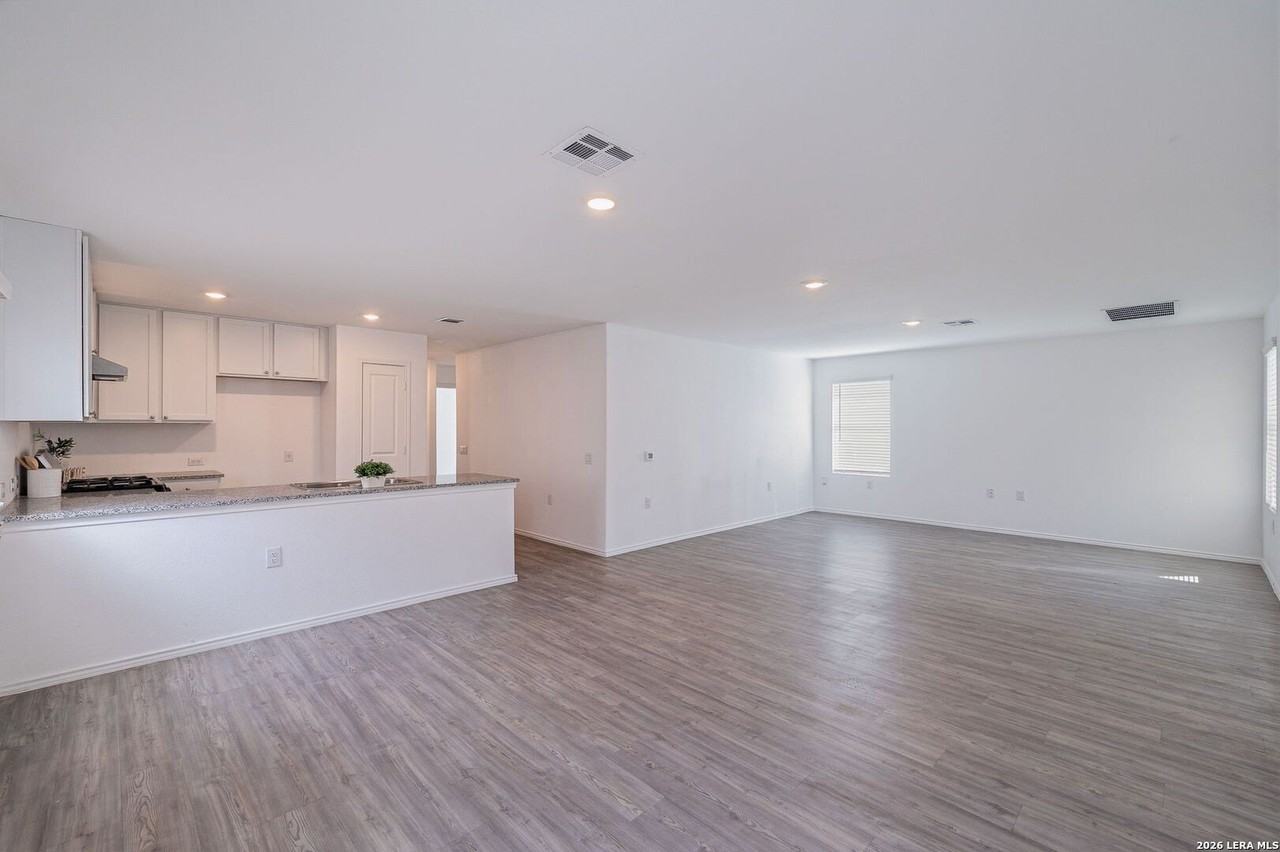 9422 Somerset Way - Photo 7 of 27