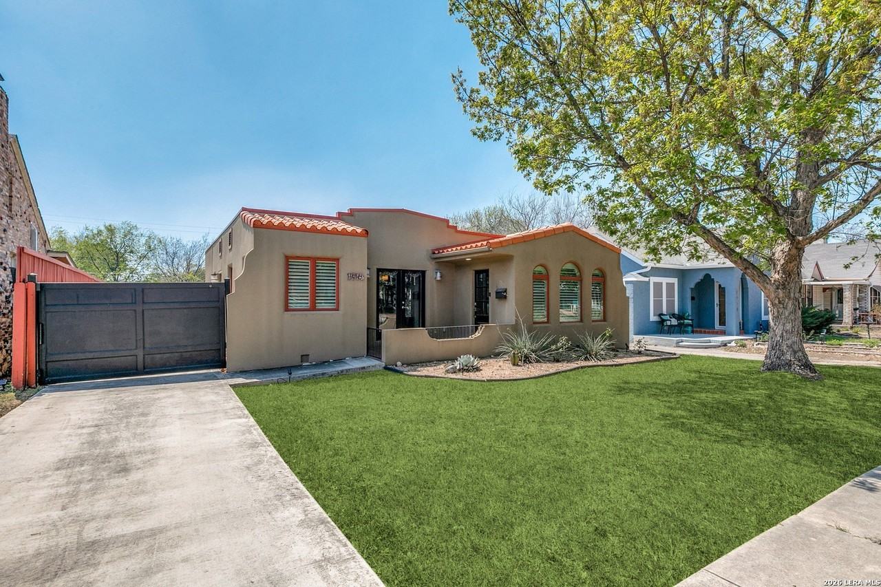 1714 W Summit Ave - Photo 2 of 25