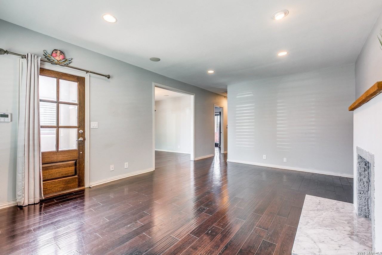 1714 W Summit Ave - Photo 5 of 25