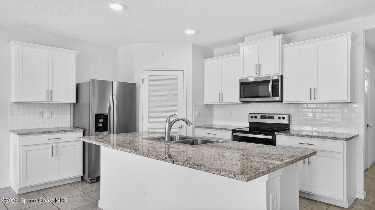 7114 Topaz Dr - Photo 7 of 50