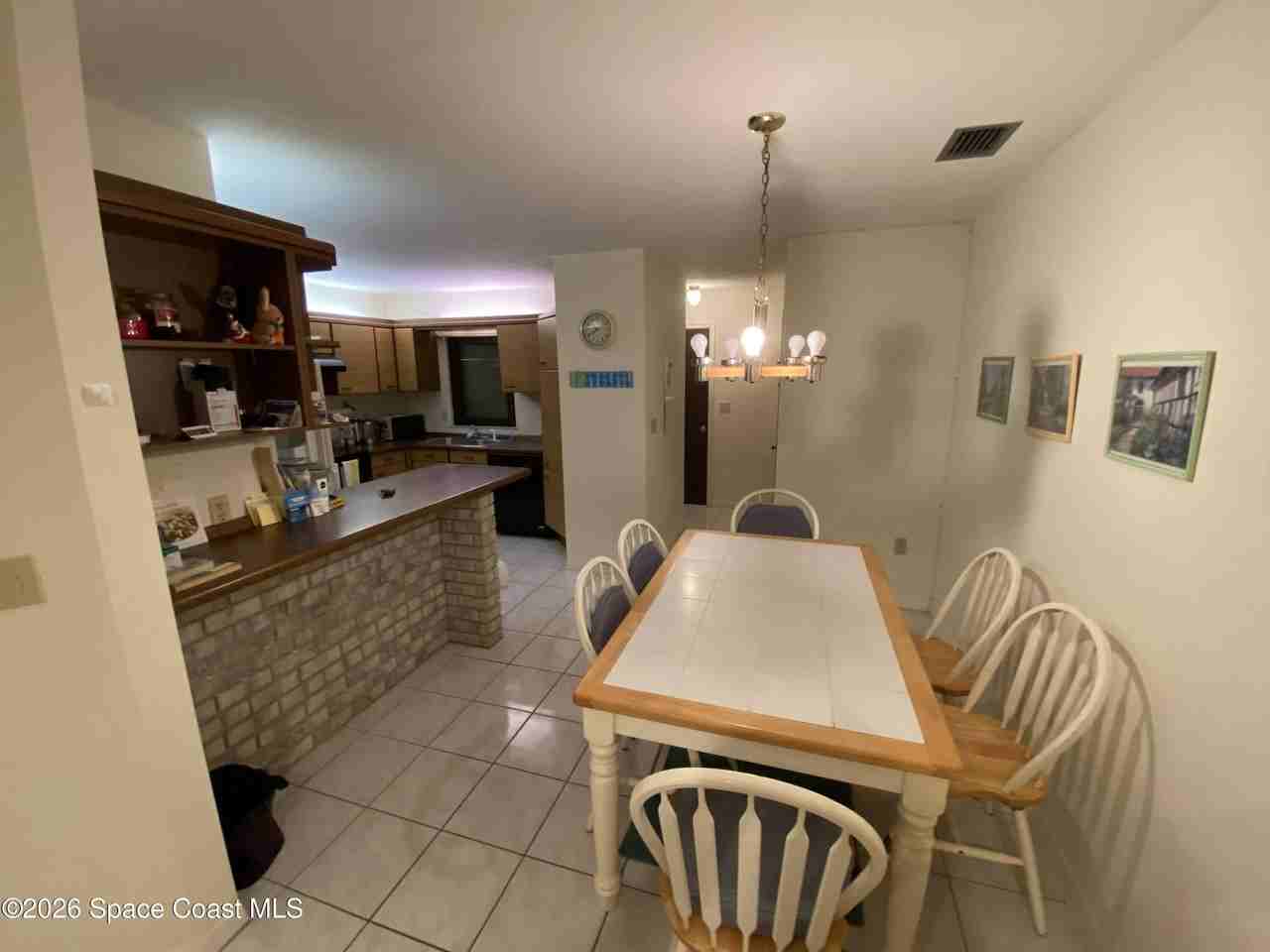 423 Polk Ave - Photo 4 of 16