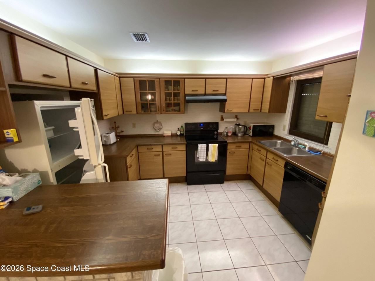 423 Polk Ave - Photo 5 of 16