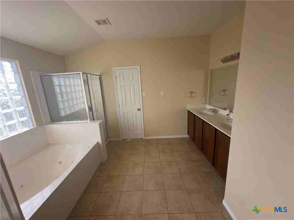 2617 White Moon Dr - Photo 5 of 17