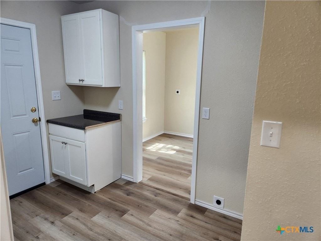 1817 E Barton Ave - Photo 4 of 8