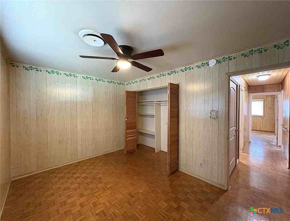 1313 Elia St - Photo 3 of 24