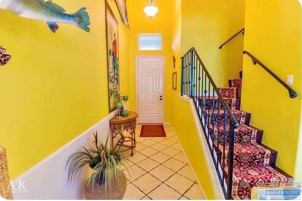 17 Harbor Pt - Photo 3 of 32