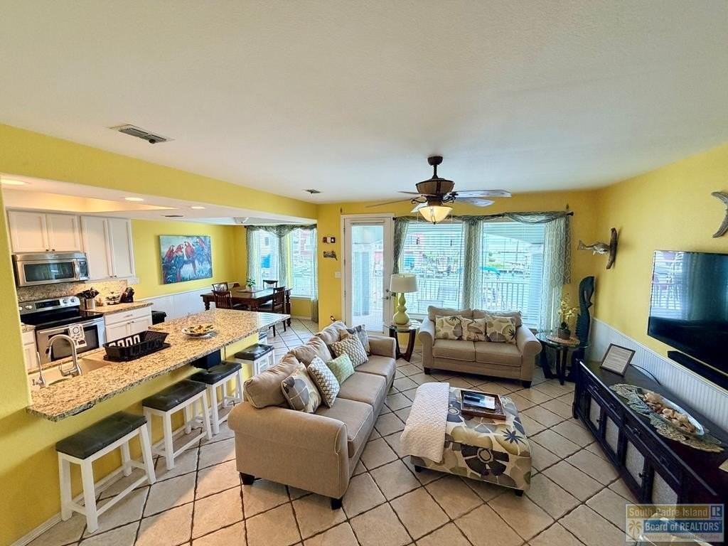 17 Harbor Pt - Photo 4 of 32