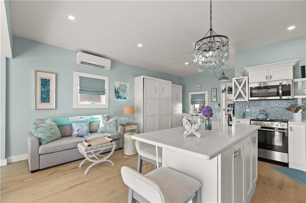 61 Green St - Photo 5 of 29