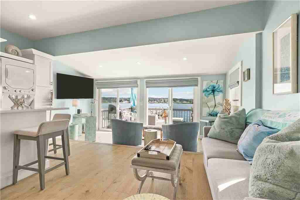 61 Green St - Photo 7 of 29