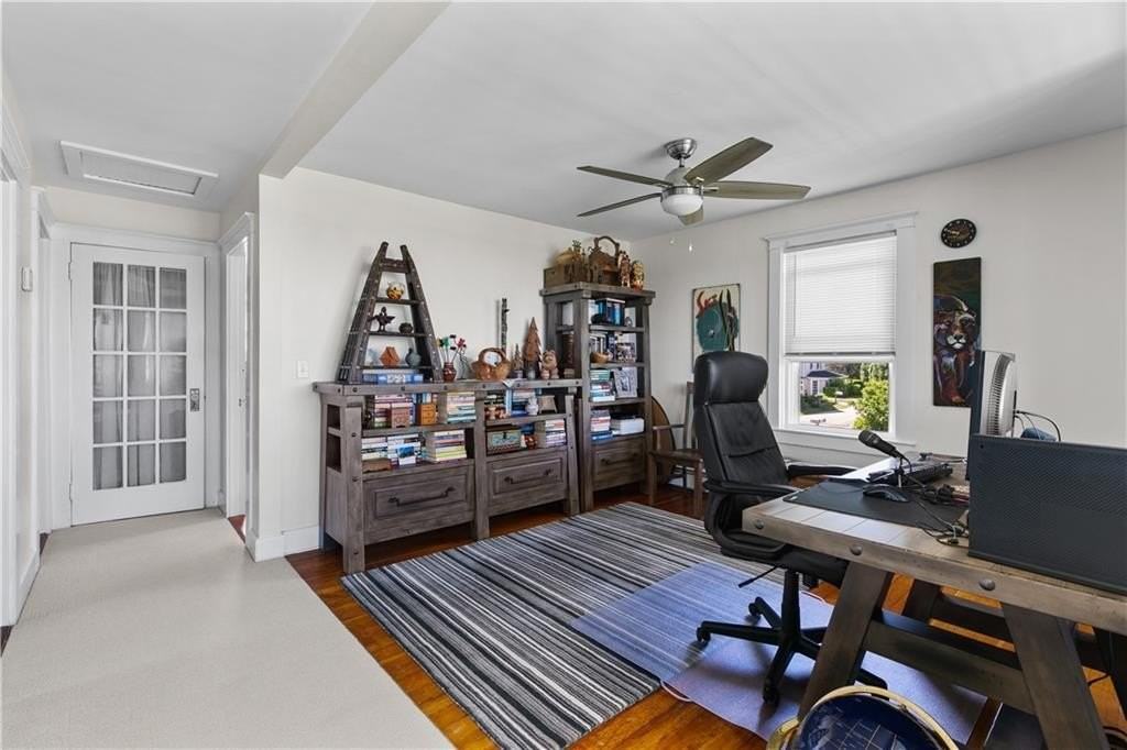 1042 Anthony Rd - Photo 6 of 24