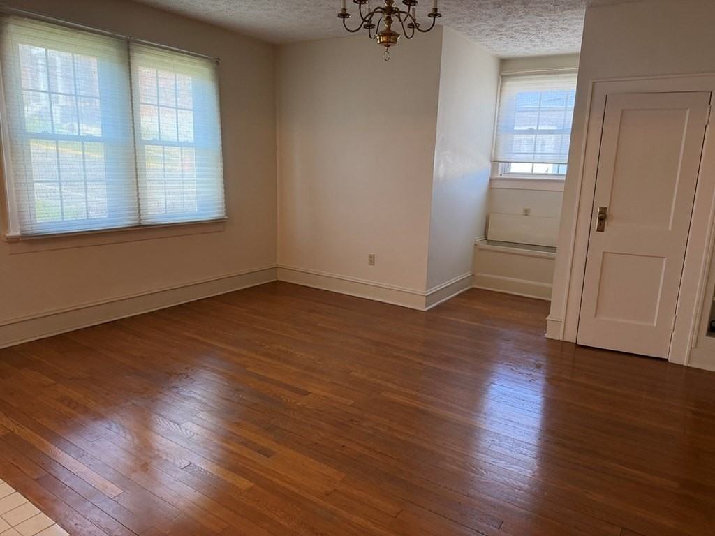 122 E Main St - Photo 2 of 9