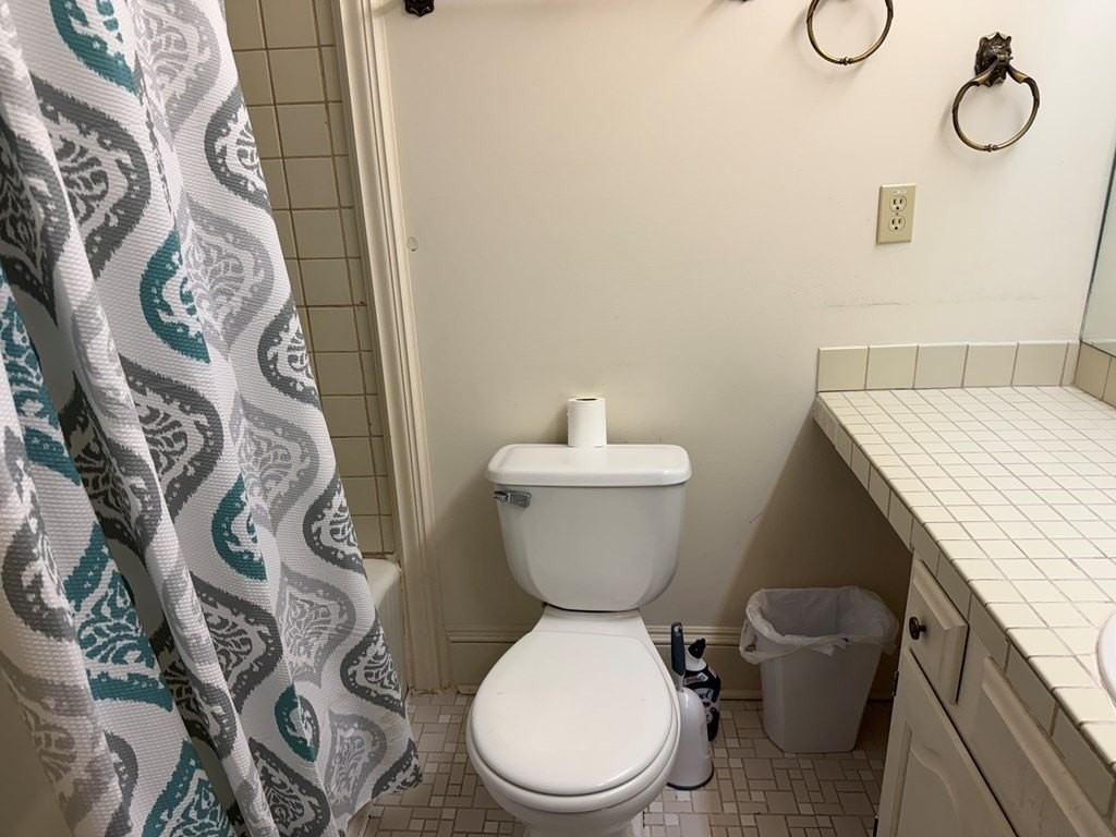 122 E Main St - Photo 5 of 9