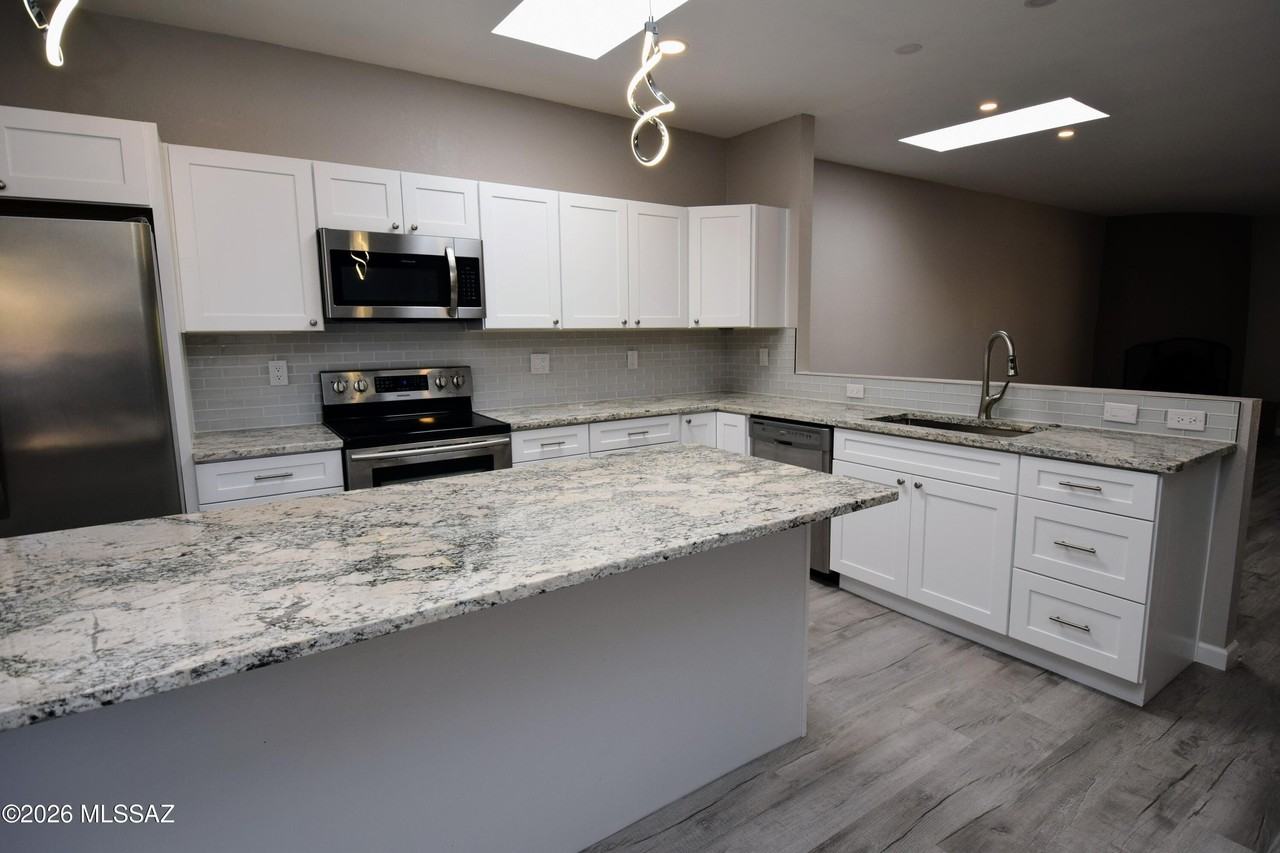 4581 N Camino Campero - Photo 4 of 35