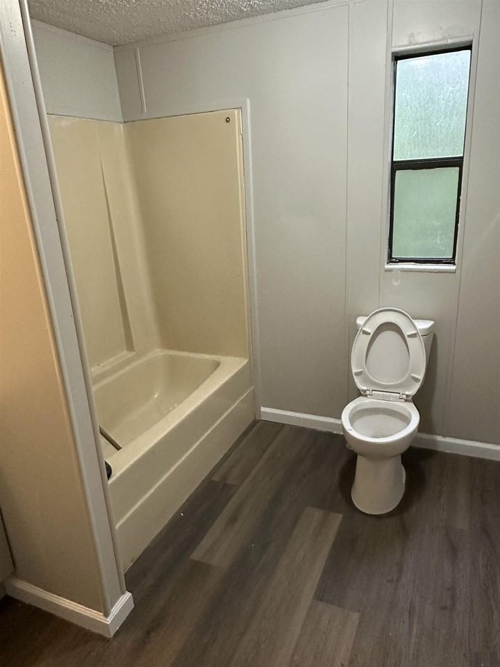 1658 Rankin Ave - Photo 4 of 8