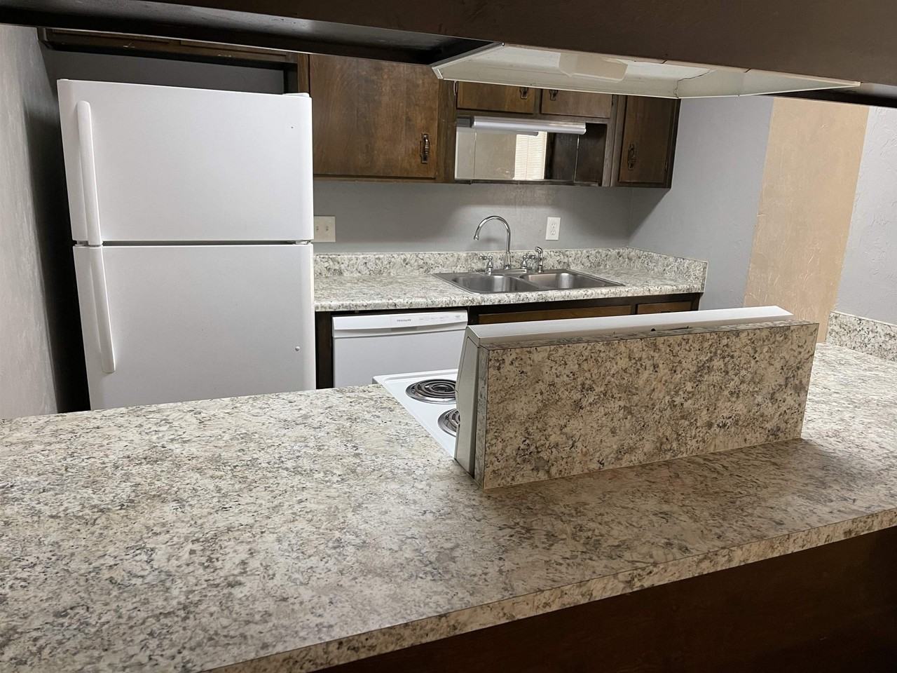 2010 Bradford Ct Apt C - Photo 2 of 9