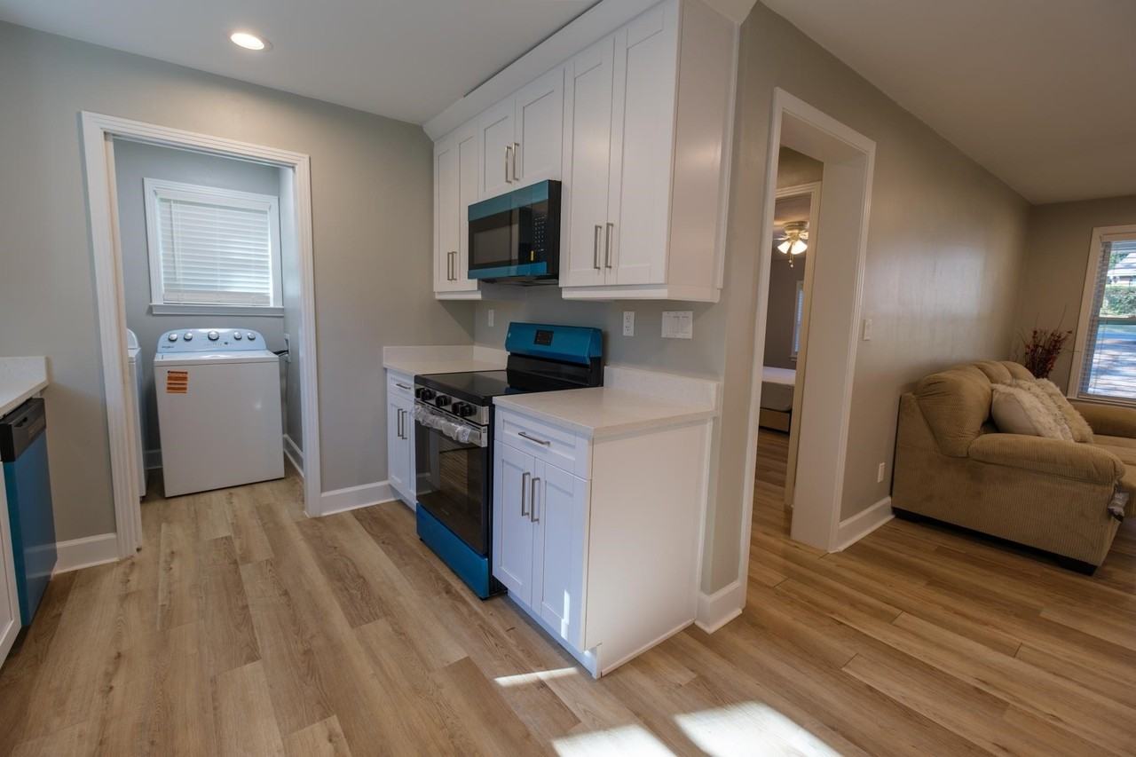 1501 Sharon Rd - Photo 7 of 23