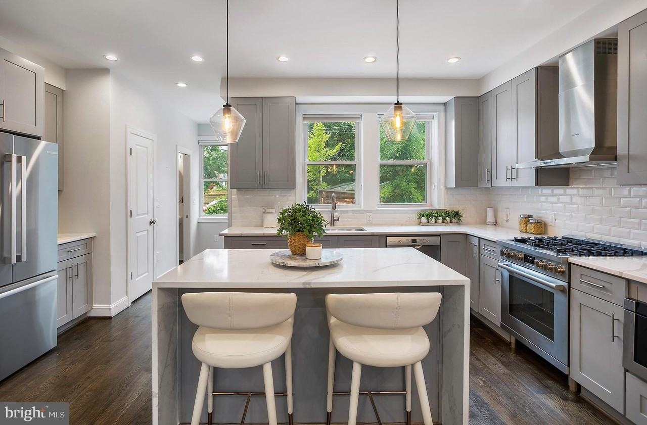 4023 New Hampshire Ave Nw - Photo 6 of 38