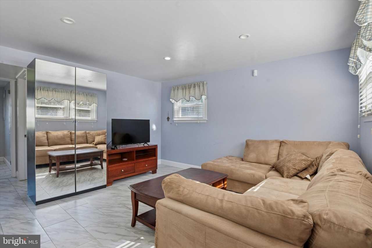 318 Ashbourne Rd - Photo 5 of 12