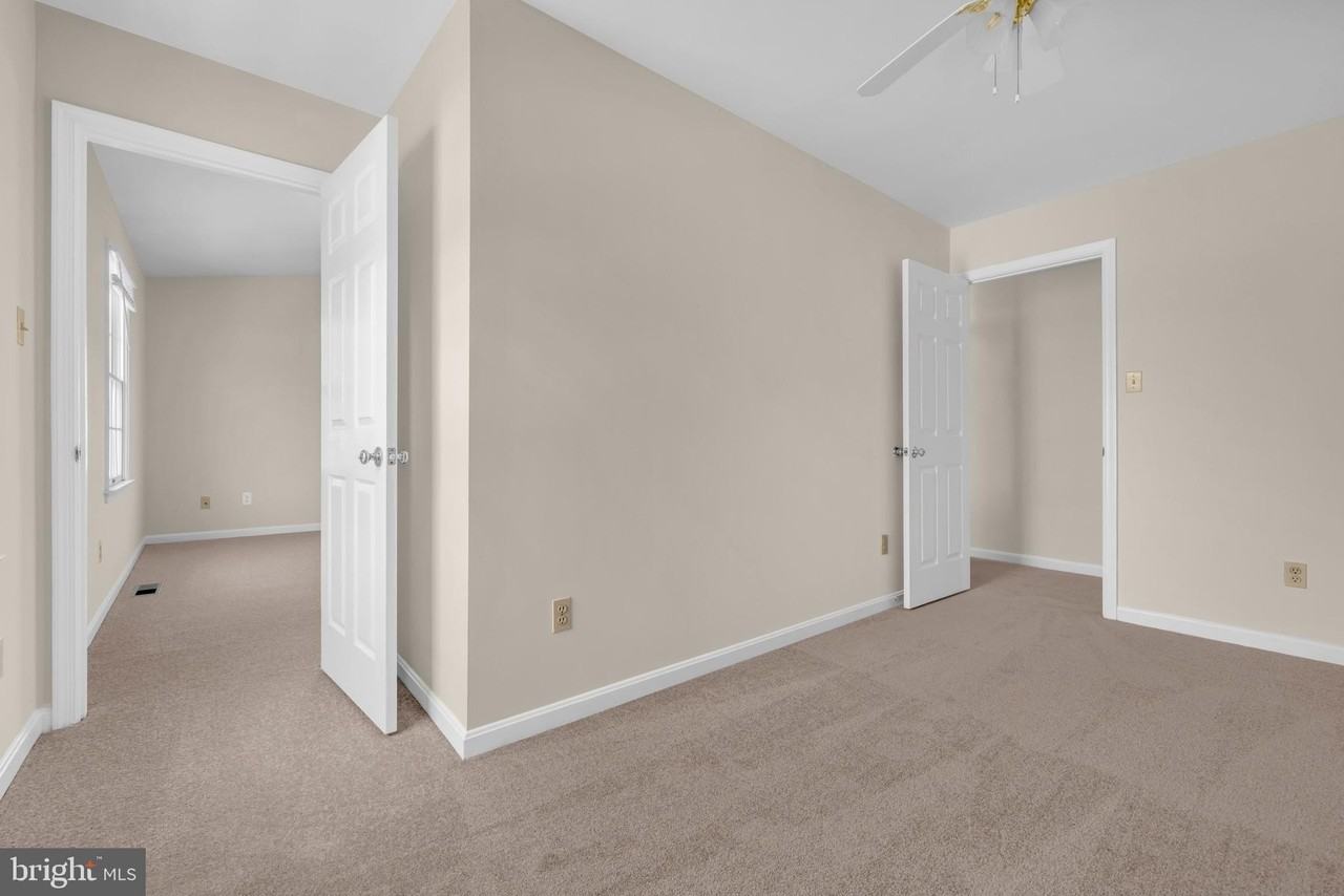 5602 Grouper Ct - Photo 7 of 50