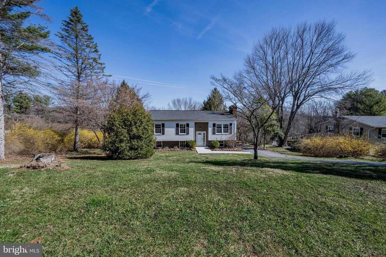 2402 Raintree Ave - Photo 2 of 32