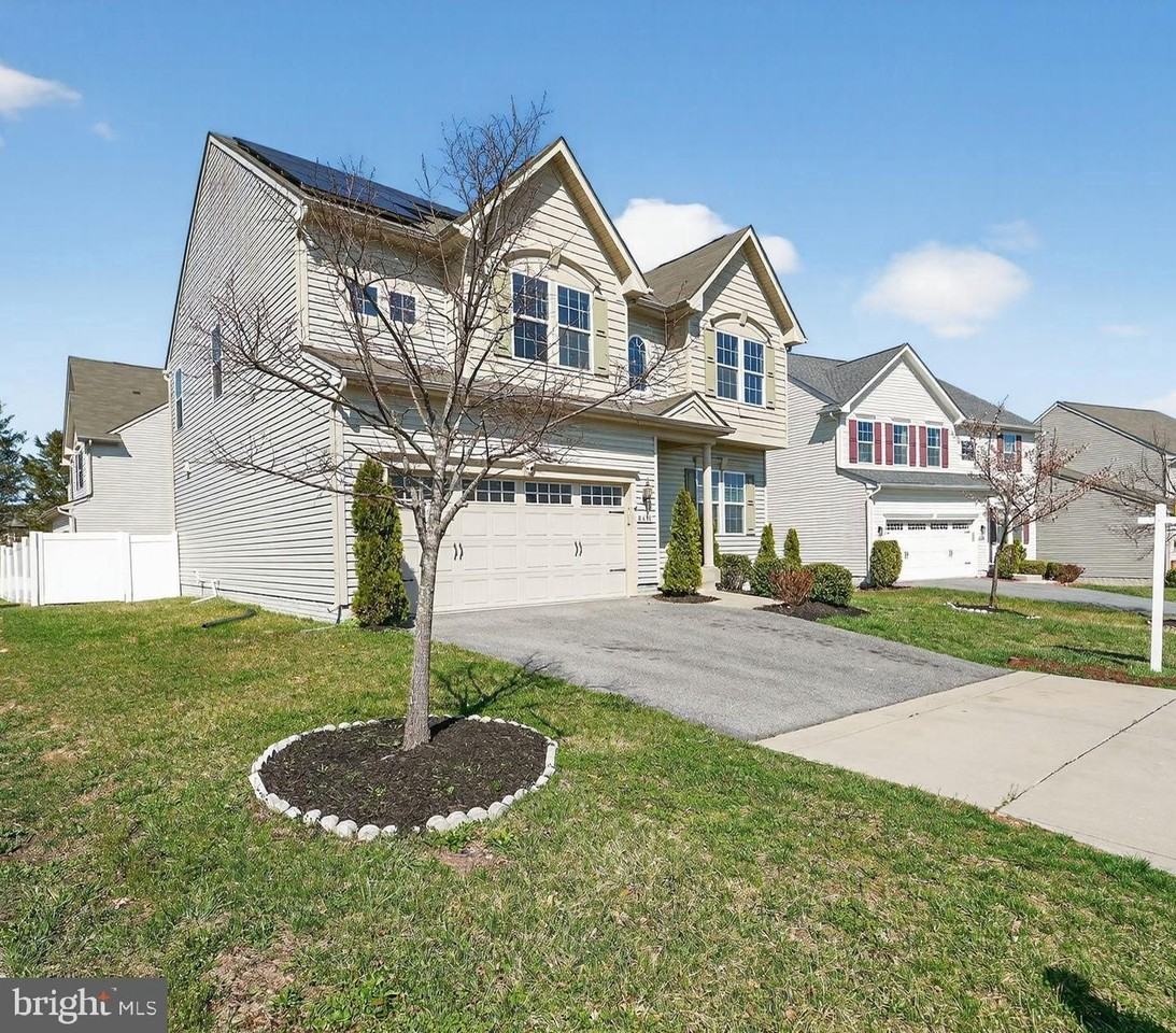 8419 Jacqueline Ct - Photo 2 of 30