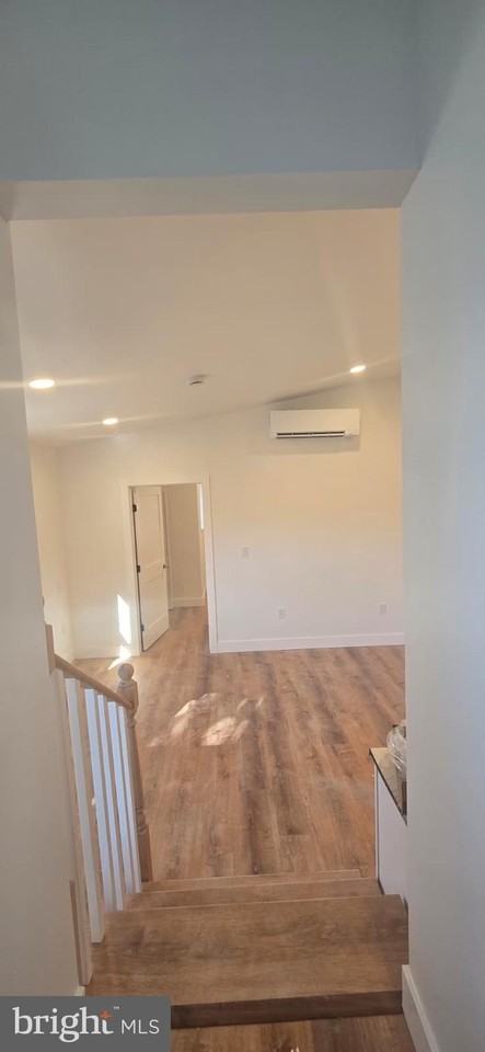 705 Hyde Rd - Photo 3 of 14