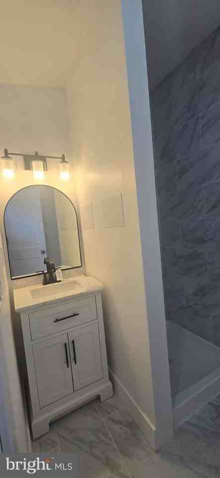 705 Hyde Rd - Photo 5 of 14