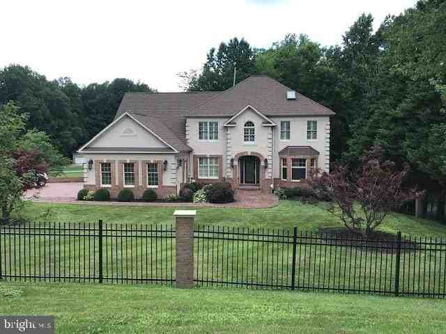 14400 Waynesford Dr - Photo 2 of 33