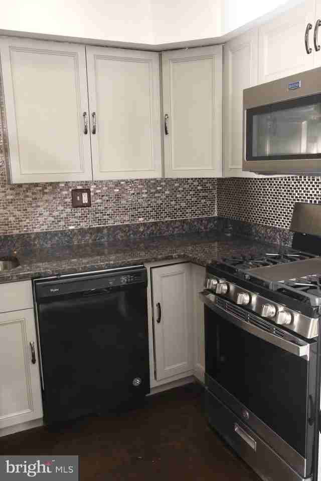 210 James Ct - Photo 5 of 13