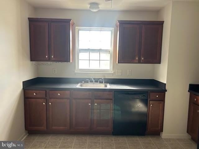 92 Christine Dr - Photo 4 of 19