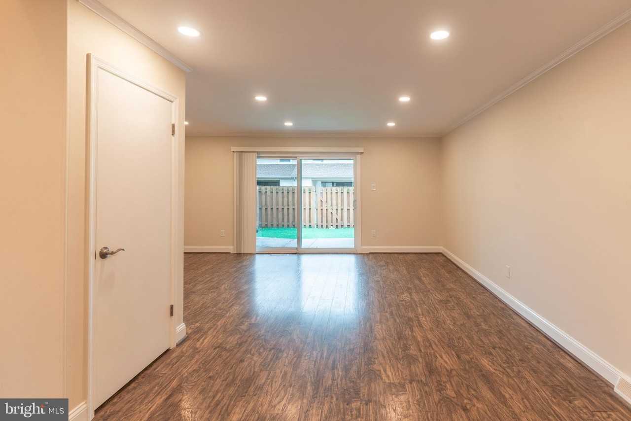 308 Wayne Ct - Photo 6 of 31