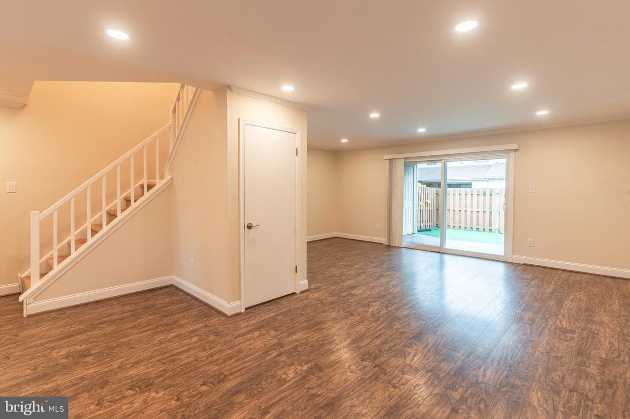 308 Wayne Ct - Photo 7 of 31