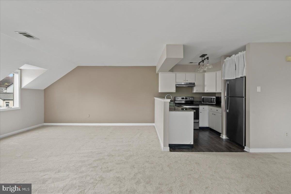 1 Center St - Photo 5 of 12