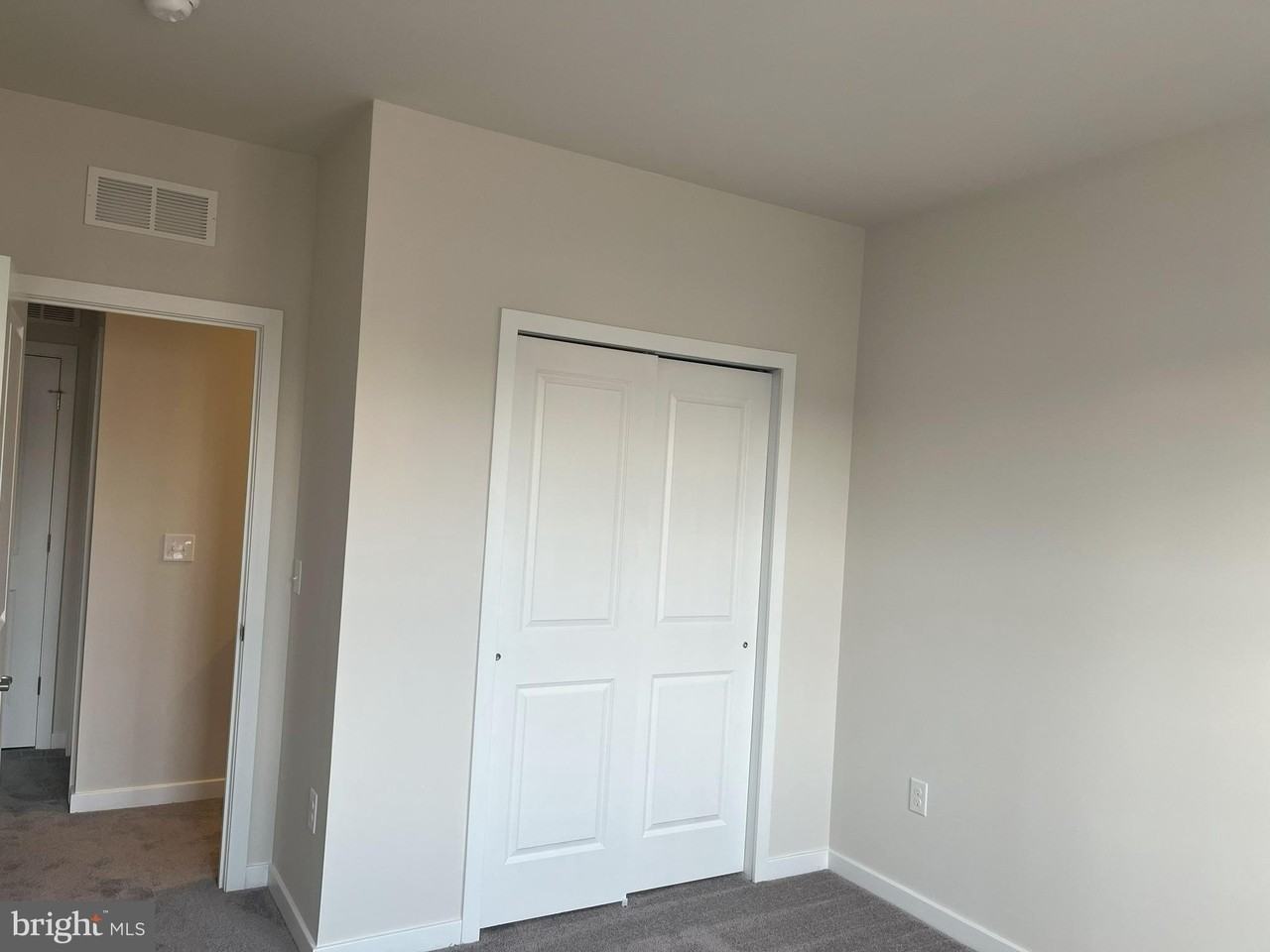 777 Platinum Dr - Photo 2 of 36