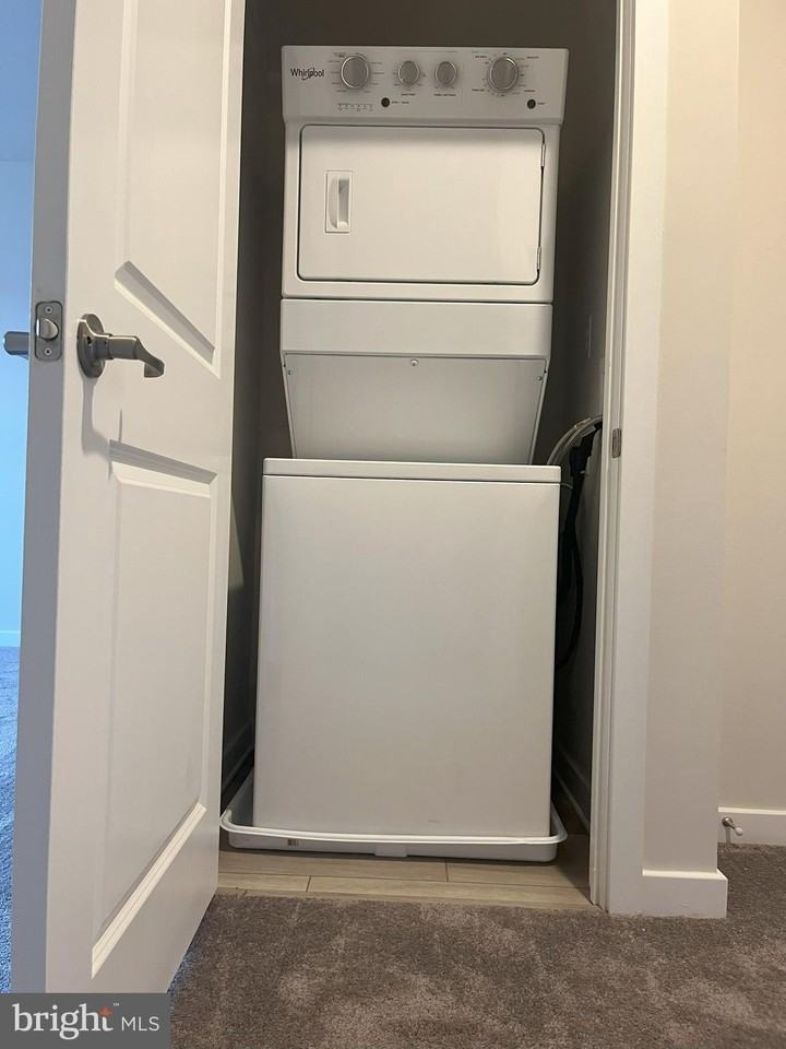 777 Platinum Dr - Photo 4 of 36