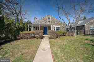 featured image of 1457 Manoa Rd