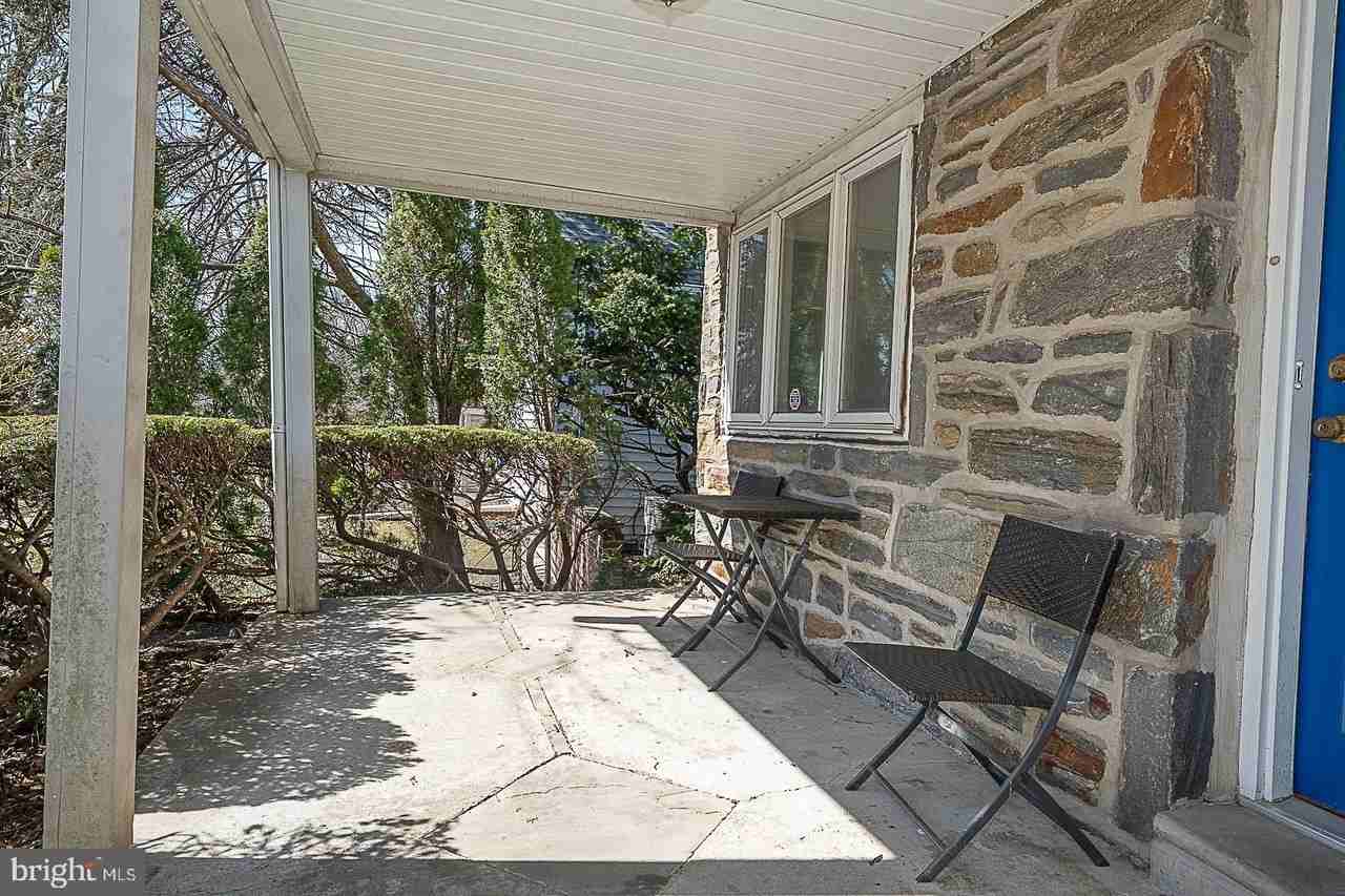 1457 Manoa Rd - Photo 4 of 50