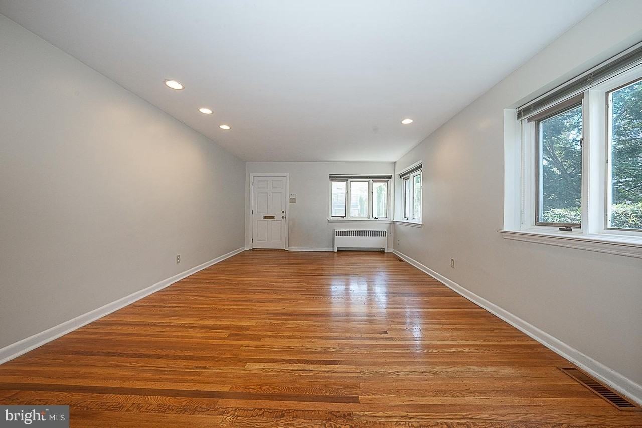 1457 Manoa Rd - Photo 7 of 50